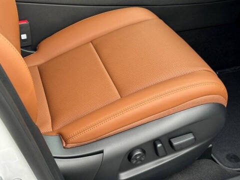 2025 VinFast VF8 Plus