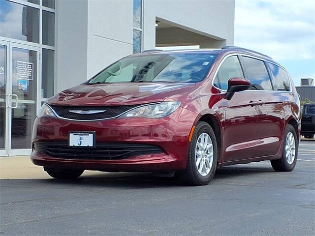 2020 Chrysler Voyager LX