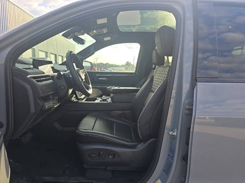 2025 GMC Sierra EV Denali