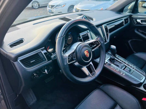2015 Porsche Macan S