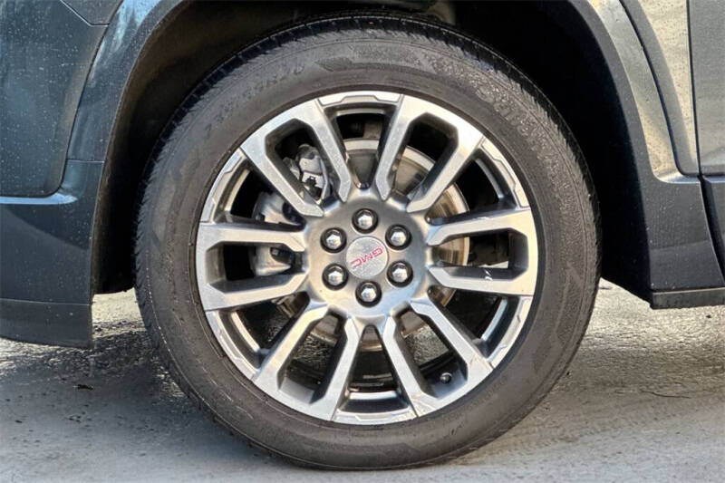 2021 GMC Acadia Denali