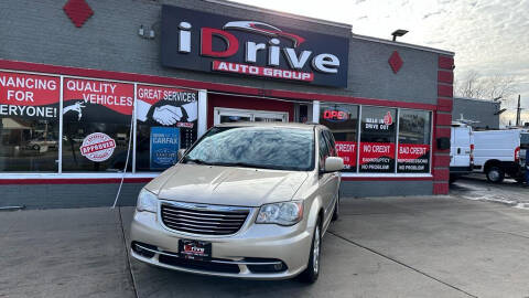 2013 Chrysler Town and Country for sale at iDrive Auto Group in Eastpointe MI
