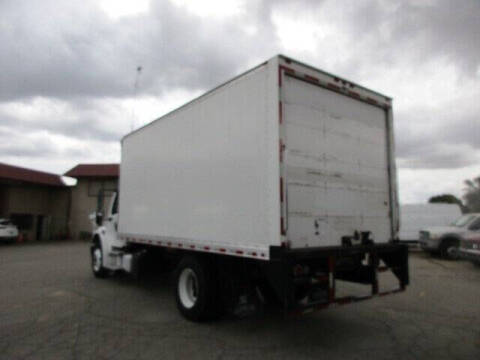 2018 Freightliner M2 106