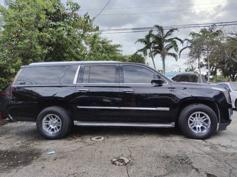 2016 Cadillac Escalade ESV Standard
