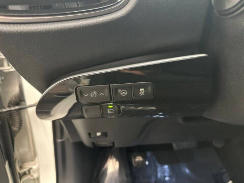2018 Toyota Prius Three