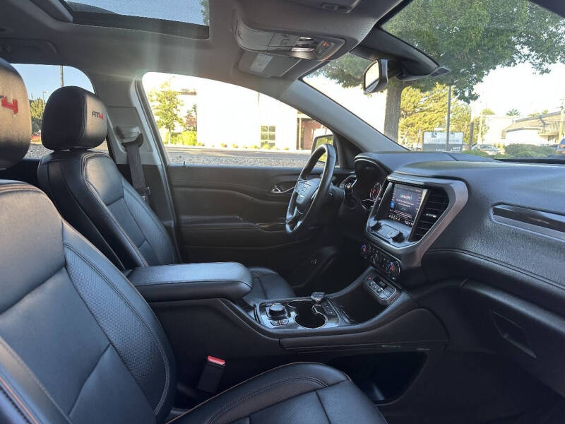 2022 GMC Acadia AT4