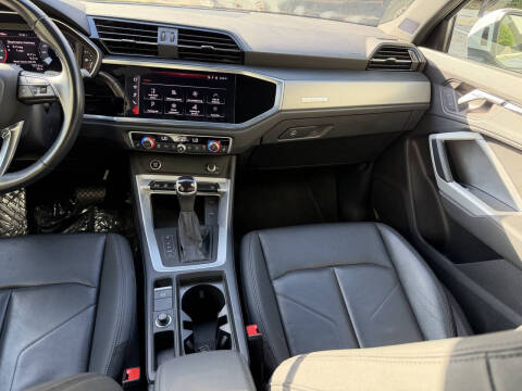 2023 Audi Q3 quattro S line Premium 45 TFSI