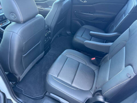 2022 GMC Acadia SLT