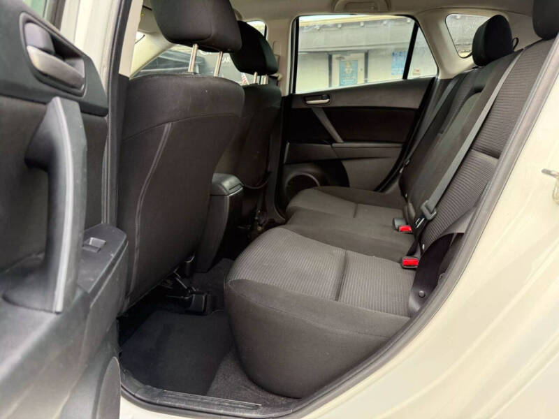 2013 Mazda MAZDA3 i Touring