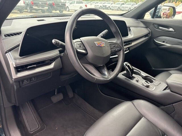 2024 Cadillac XT4 Premium Luxury