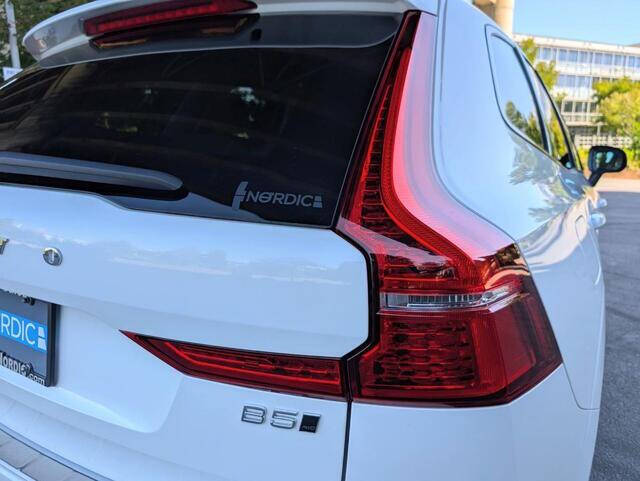 2023 Volvo XC60 B5 Plus Dark Theme