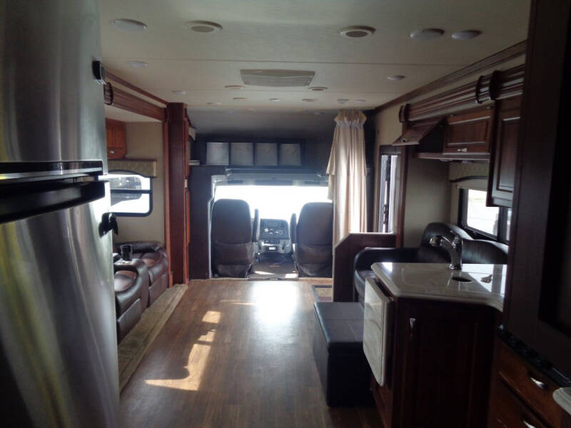 2015 Freightliner M2 106