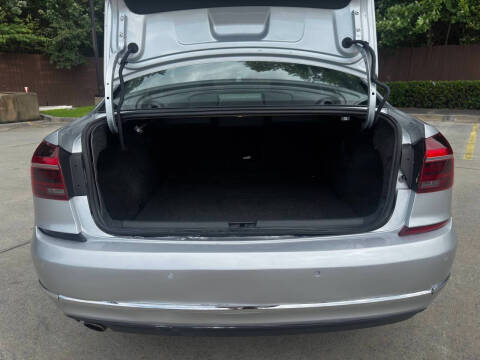 2017 Volkswagen Passat 1.8T SEL Premium