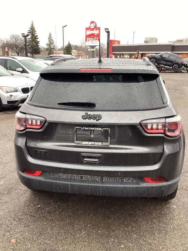 2021 Jeep Compass Limited photo 9