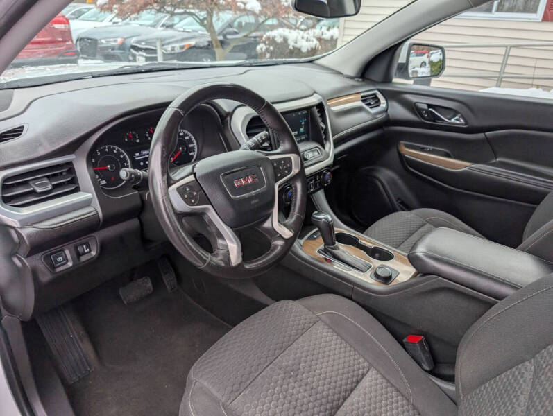 2017 GMC Acadia SLE-1