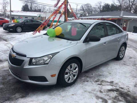 2013 Chevrolet Cruze for sale at Antique Motors in Plymouth IN