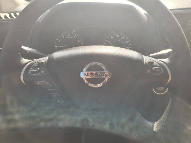 2020 Nissan Pathfinder S