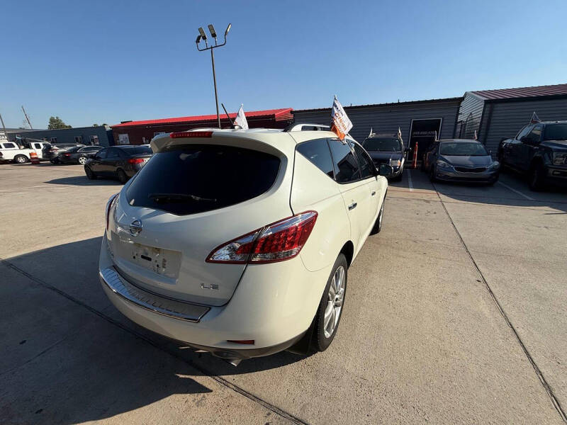 2011 Nissan Murano LE