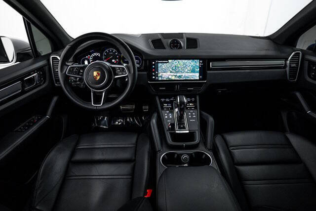 2023 Porsche Cayenne S Platinum Edition