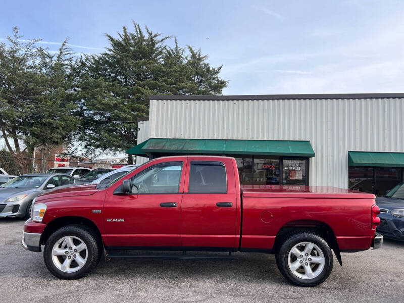 2008 Dodge Ram 1500 Pickup SLT photo 4