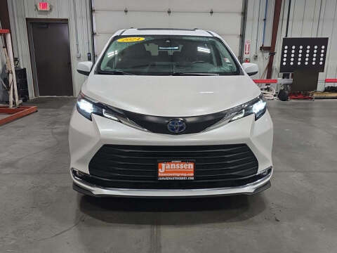 2024 Toyota Sienna XLE 7-Passenger