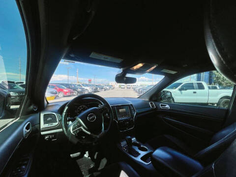 2017 Jeep Grand Cherokee Laredo