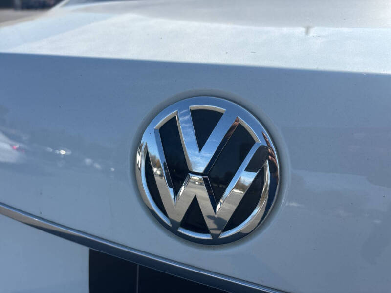 2018 Volkswagen Passat 2.0T SE