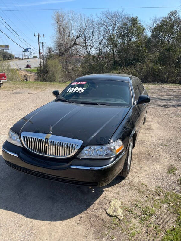 2009 Lincoln Town Car for sale at Holders Auto Sales in Waco TX