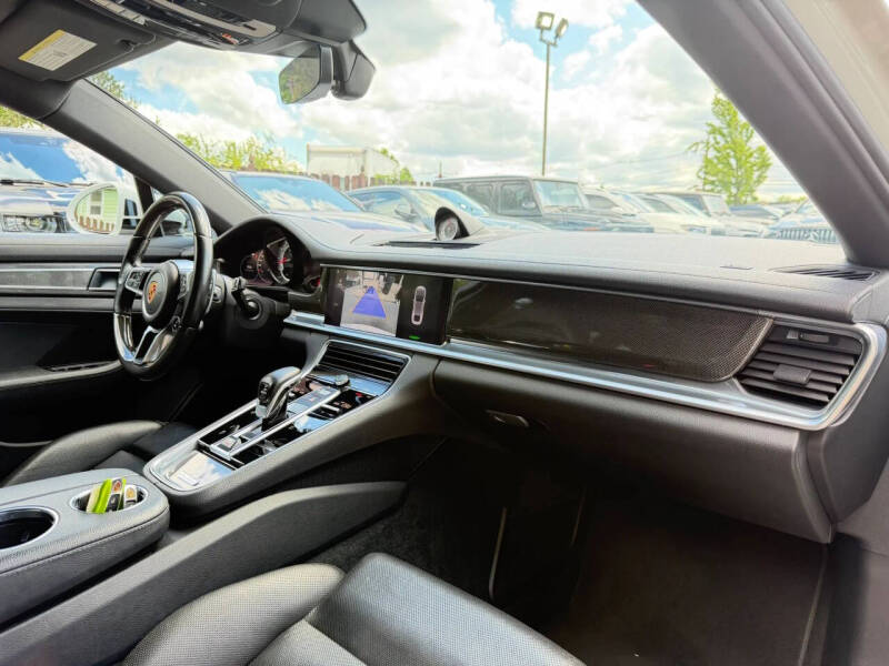 2018 Porsche Panamera