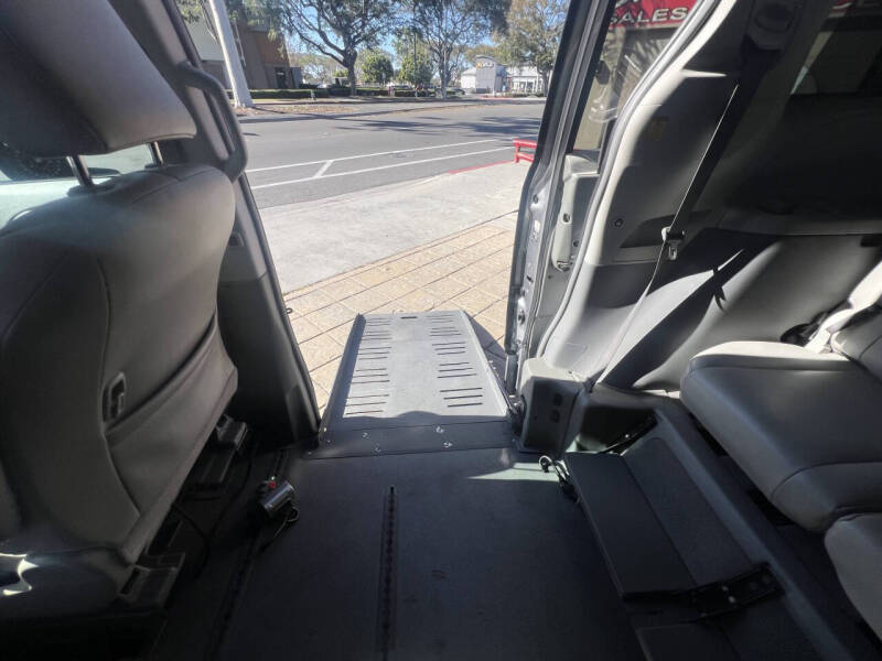 2011 Toyota Sienna