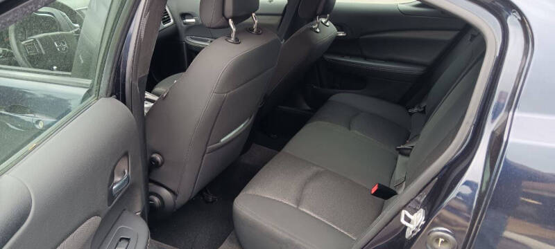 2012 Dodge Avenger SE