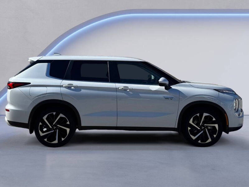 2023 Mitsubishi Outlander PHEV SE