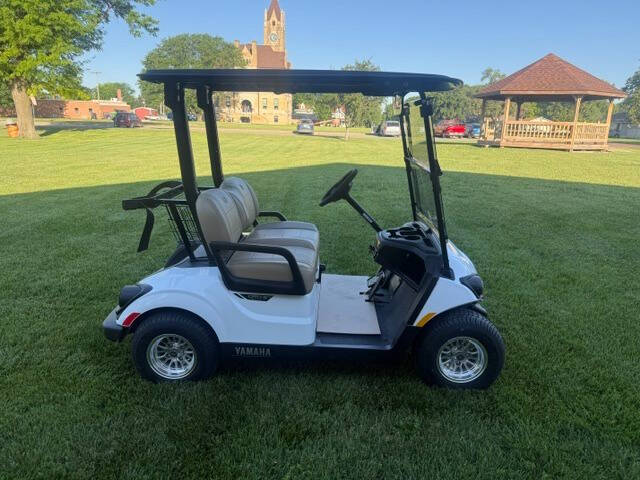 2026 Yamaha PTV QuieTech Golf Car - White