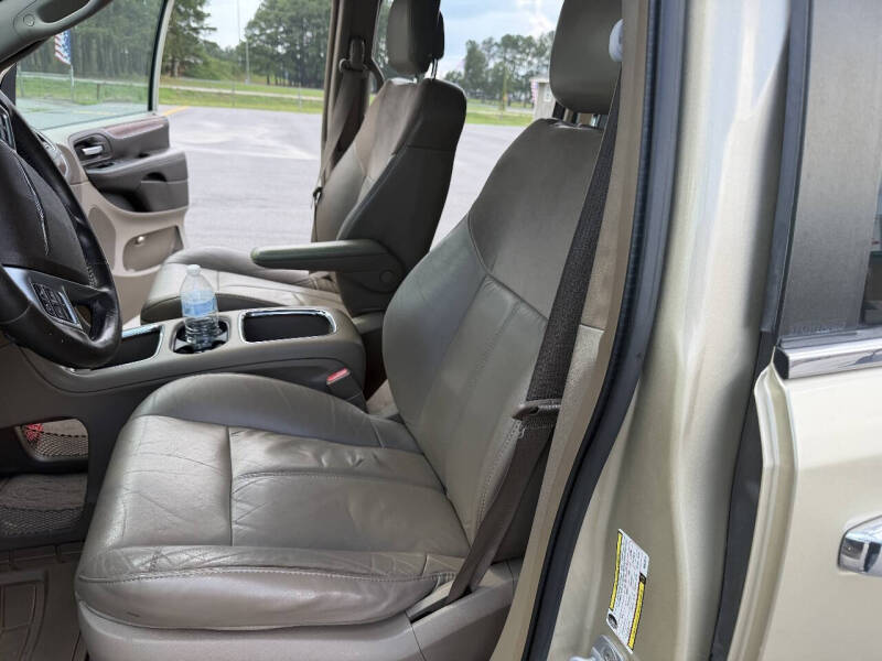 2011 Chrysler Town and Country Limited