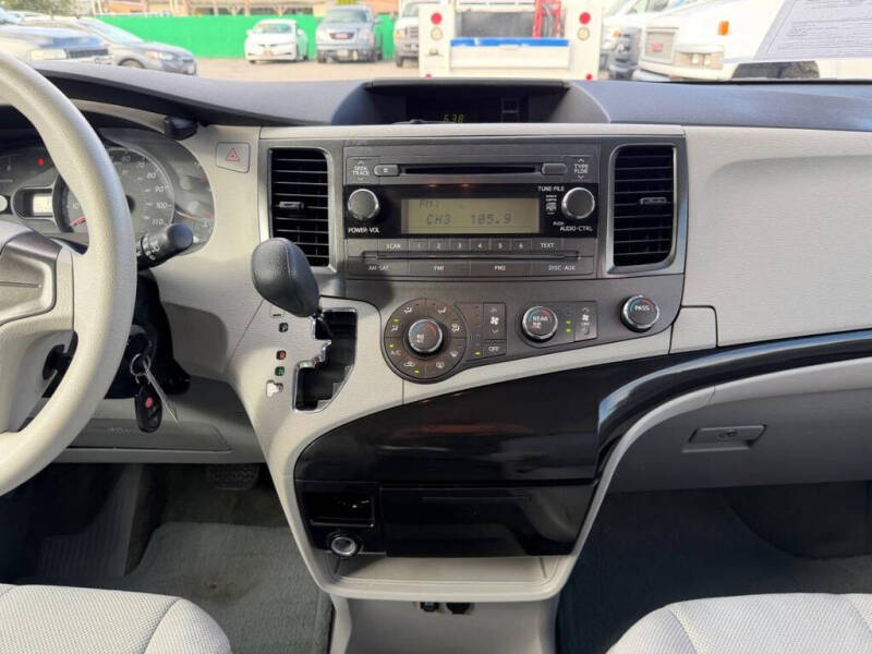 2014 Toyota Sienna L 7-Passenger