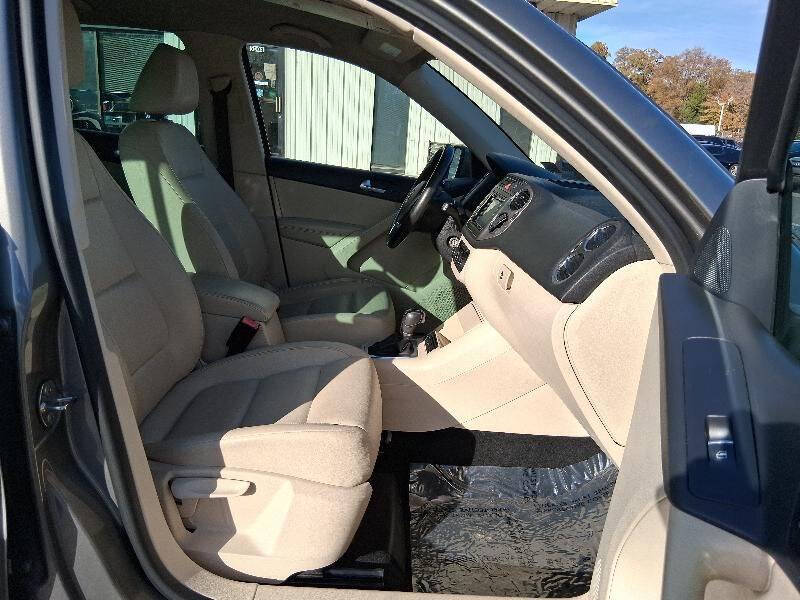 2011 Volkswagen Tiguan S 4Motion