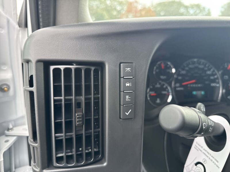 2025 Chevrolet Express LS 3500