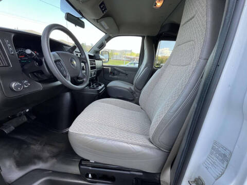 2022 Chevrolet Express LS 3500