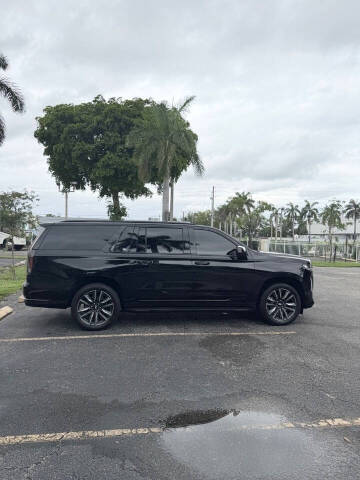 2022 Cadillac Escalade ESV Luxury
