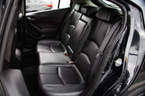 2018 Mazda MAZDA3 Touring