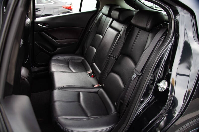 2018 Mazda MAZDA3 Touring