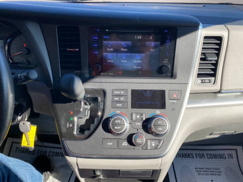 2017 Toyota Sienna LE 7-Passenger