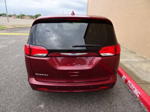 2018 Chrysler Pacifica LX