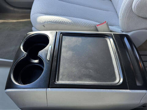 2013 Toyota Sienna LE 8-Passenger