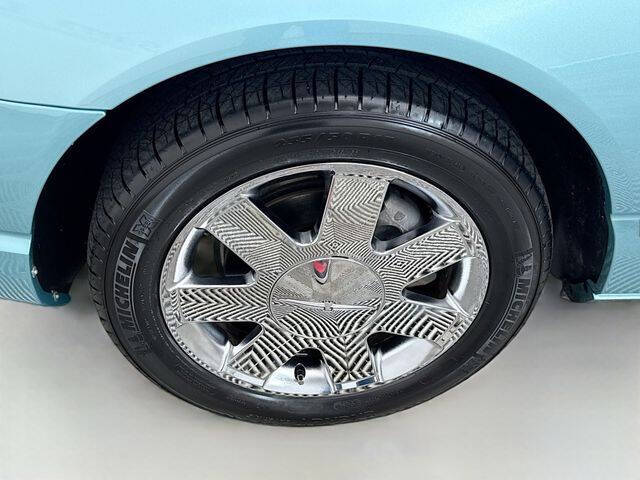 2002 Ford Thunderbird Deluxe