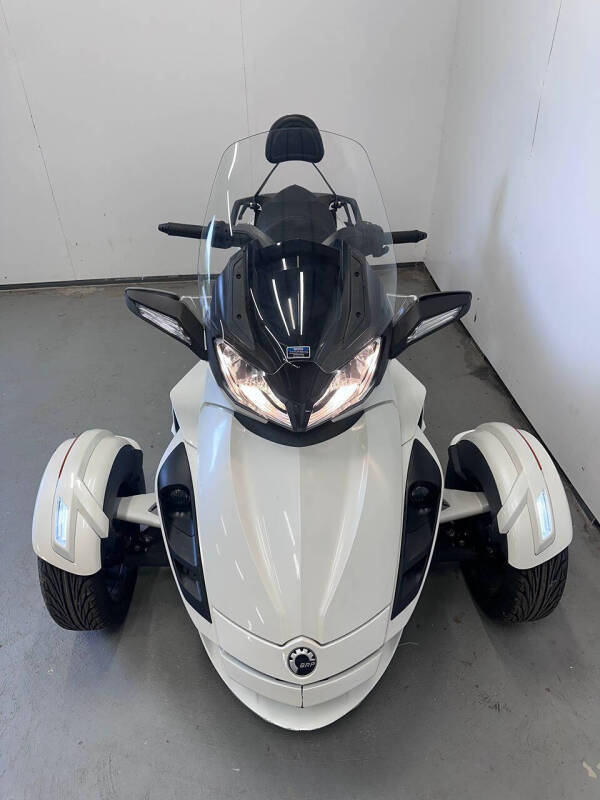 2014 Can-Am Spyder ST-S SE5