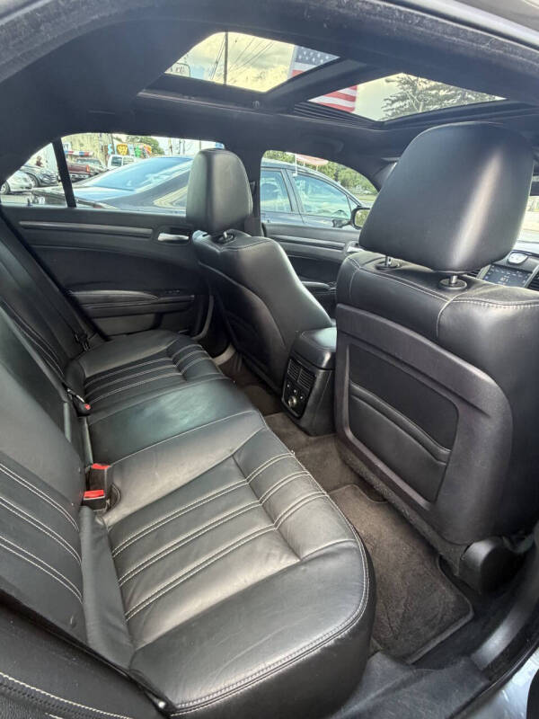 2012 Chrysler 300 S V6