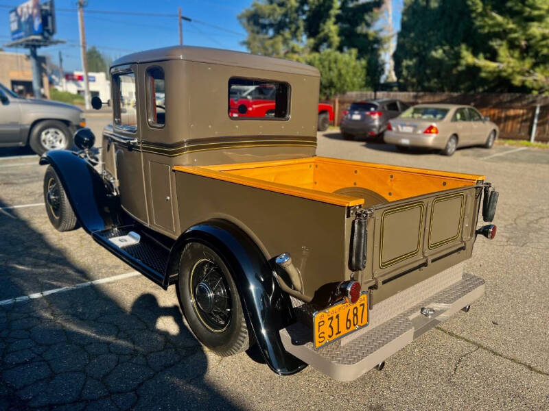 1934 Ford Custom