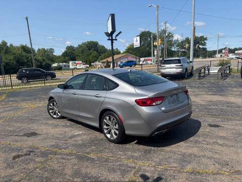 2016 Chrysler 200 S
