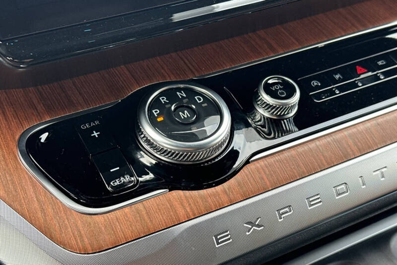 2025 Ford Expedition MAX King Ranch